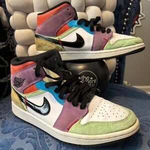 Nike Jordan 1 SE Mid Lightbulb Sneakers